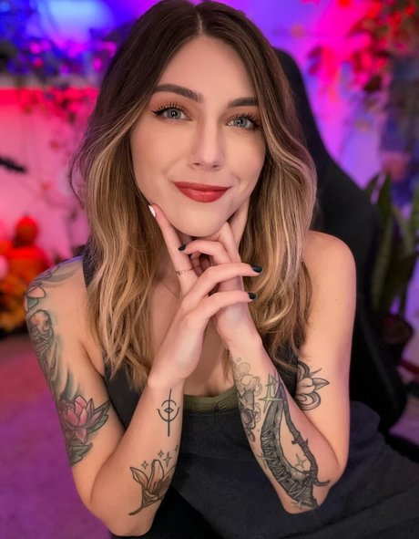 フィンドムオンリーファンズ セクシー裸 アーカイブ