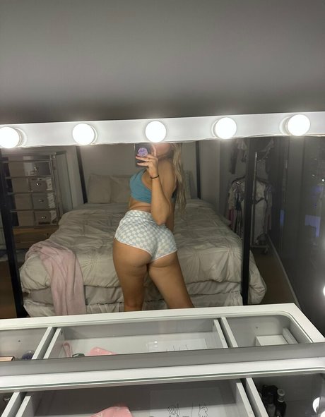 痩せた金髪の熟女OnlyFans 無料ヌード 写真