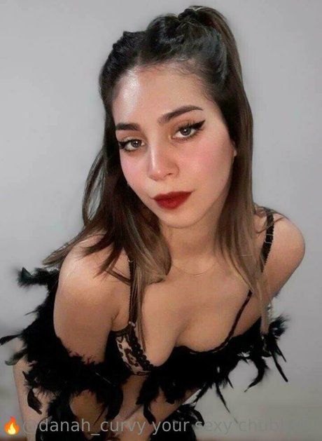 danah curvy セックスモデル 写真