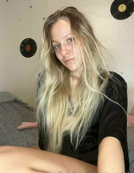 eve tati スター 裸 写真