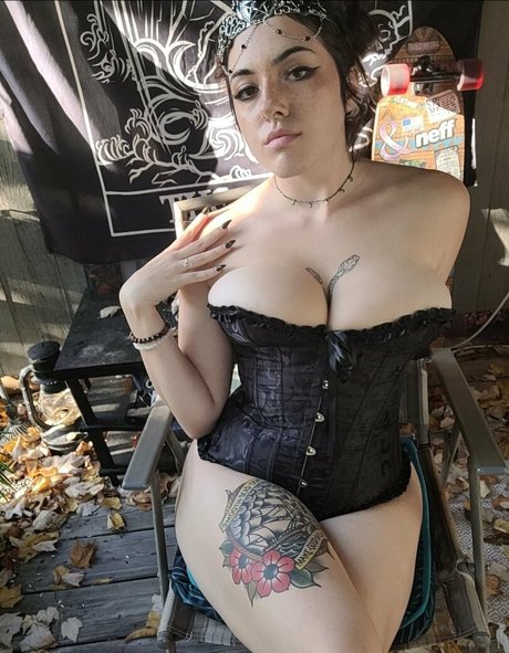 ravenlylith ポルノスター xxx 写真