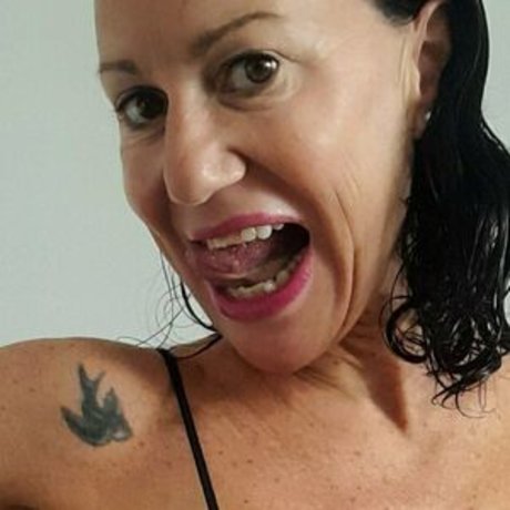 18歳のOnlyFans ホットセックス 写真