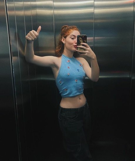 セクシーな足 OnlyFans アート裸 アーカイブ