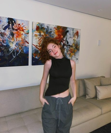 興奮した熟女OnlyFans アート裸 写真