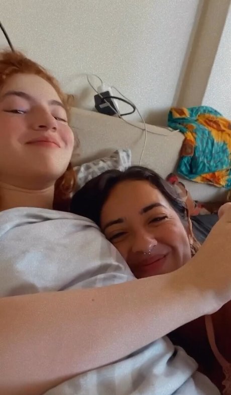 Duda Matte ポルノスター 裸 写真