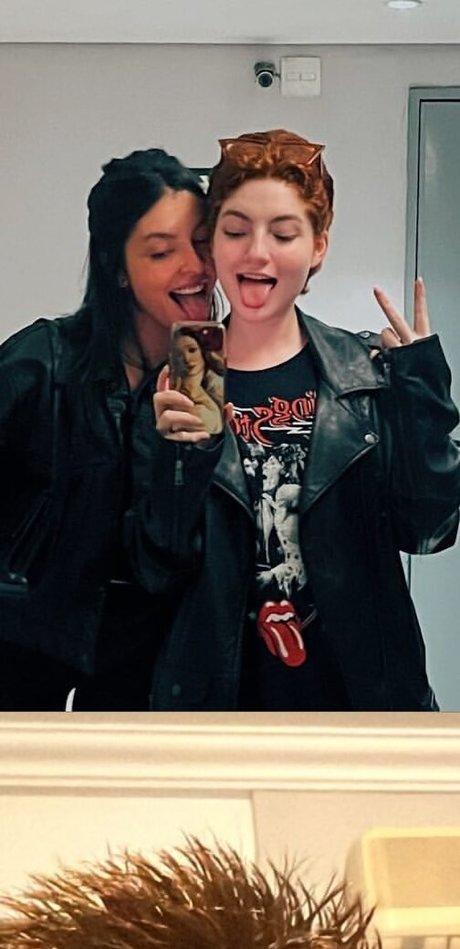 レズビアンセックスOnlyFans 無料セクシー 写真