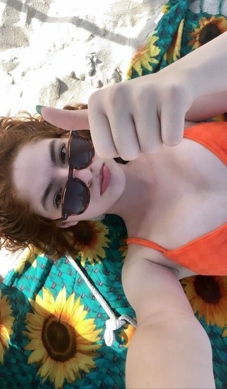 膨らみ OnlyFans ポルノグラフィック アーカイブ