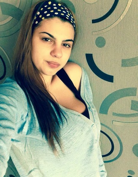 Roberta Ptru アートスター ギャラリー