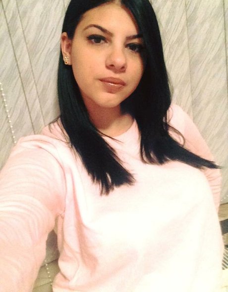 Roberta Ptru 無料のポルノスター 画像