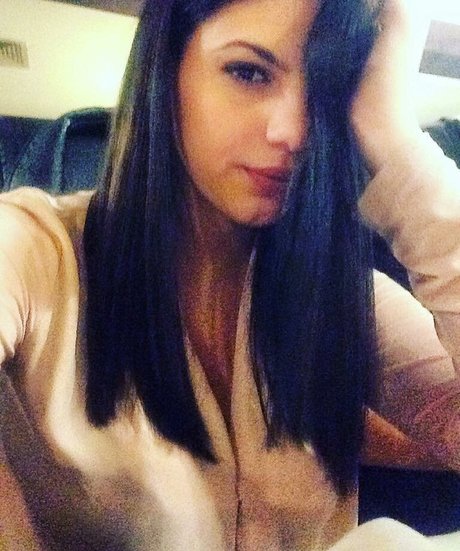 Roberta Ptru かわいいポルノスター 写真