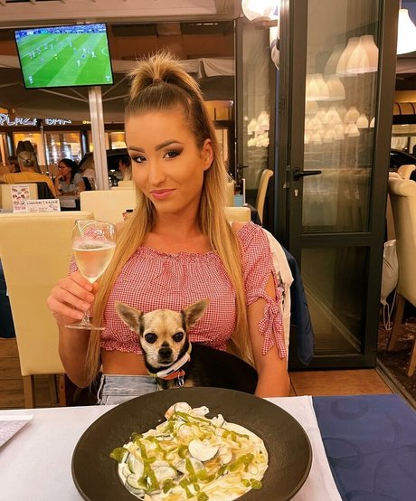 Mistress Ariel アートポルノスター 写真