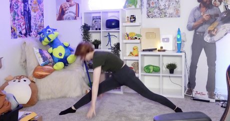 KallMeKris 裸の女優 写真