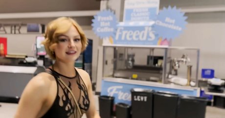 KallMeKris モデル 写真