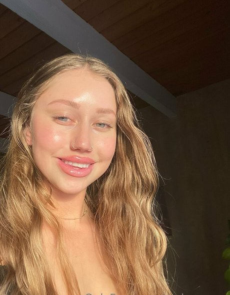 アーミーガールズオンリーファン ヌード 写真