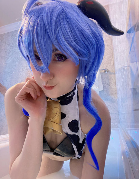 コスプレ フェムボーイ オンリーファンズ ホット裸 写真