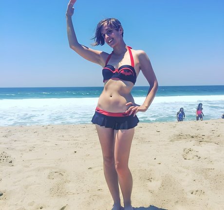 Ashley Victoria Robinson ポルノ女優 写真