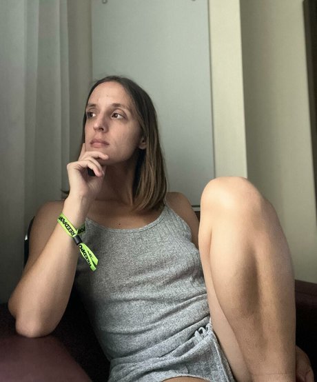 Ashley Victoria Robinson セクシーなスター ギャラリー