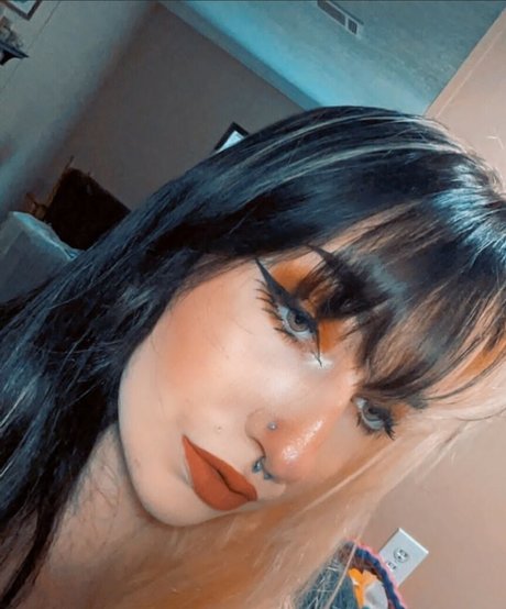 Intuitive nymph 完璧なモデル 画像