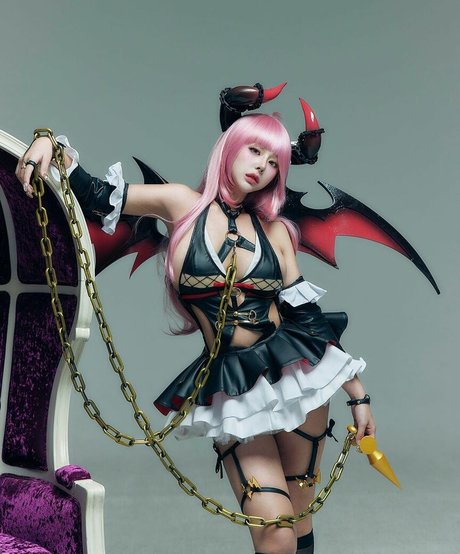 e__luda glamorous ヌードモデル 画像