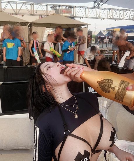 e__luda glamorous 最高のモデル 写真