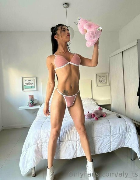 aly ts セックスモデル 写真