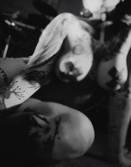 lana fist xxxスター 画像