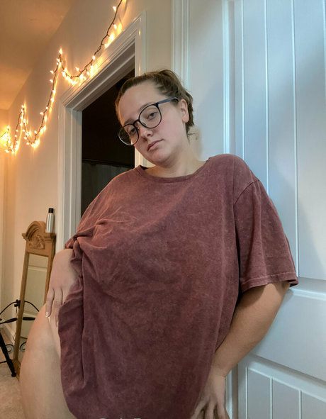 onlyfromsaraa ヌードモデル 写真