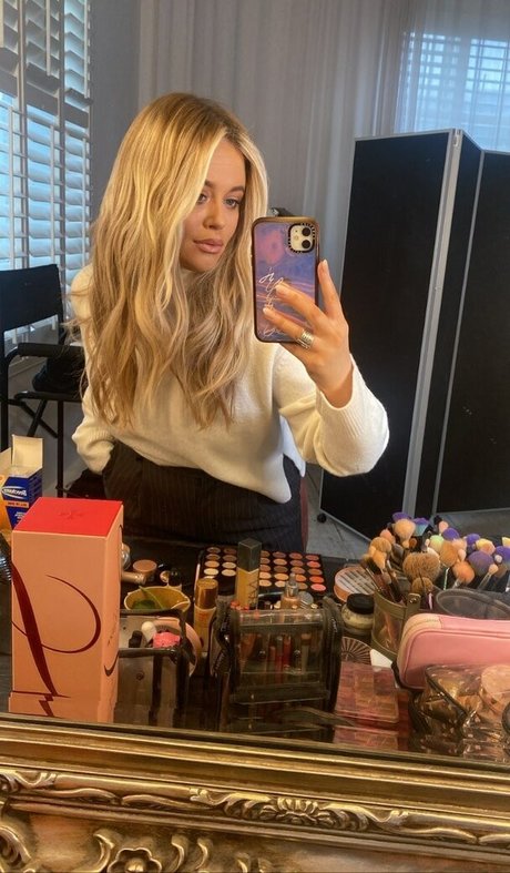 Emily Atack 完璧なスター 写真