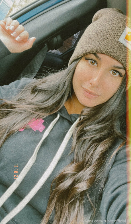 rubeeofficial xxxモデル 写真