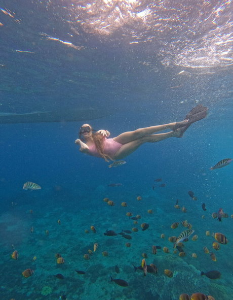 金髪の小柄なOnlyFans 無料ポルノ 画像