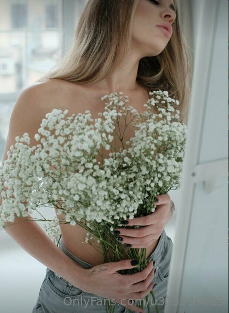 yourlustfullover ポルノ女優 写真