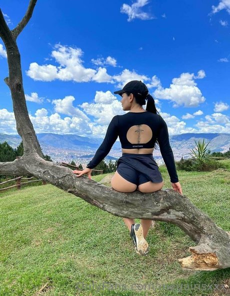 megairisxxx 美しいスター 画像