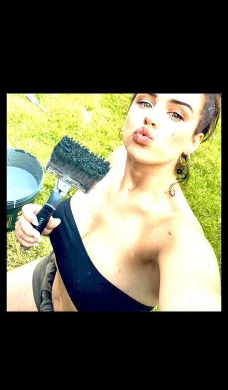 DMV オンリーファン ポルノ ギャラリー