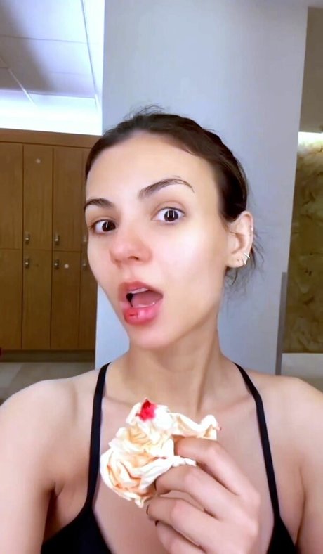 Victoria Justice 美しいスター 画像