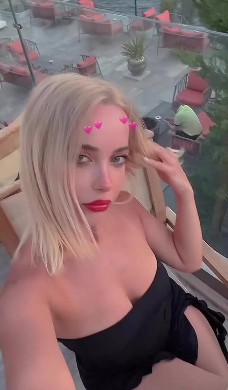 エモオンリーファン 美しいヌード アーカイブ