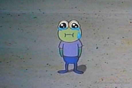 小柄なブロンドの熟女OnlyFans アートポルノ 写真