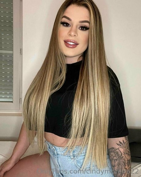 いちごミルクOnlyFans セックス 写真