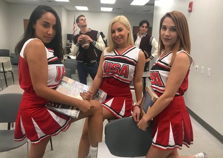 大きな乳首OnlyFans 裸 ギャラリー