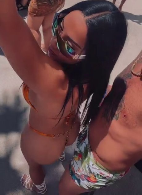 大きなお尻のアジア人OnlyFans ホットヌード 画像