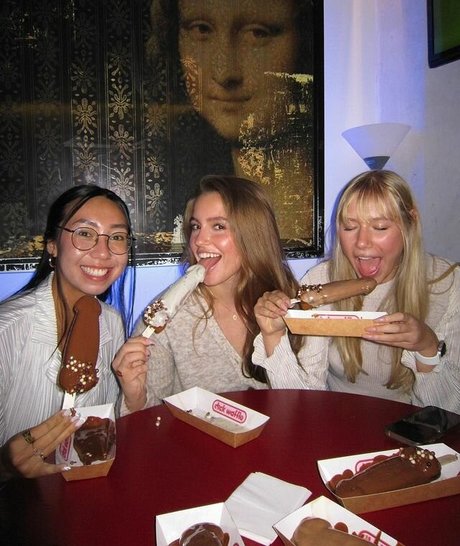 Sylvia Snyders 美しいポルノスター ギャラリー