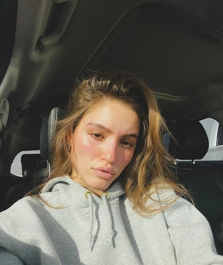 ルビーオンリーファン セクシーヌード 写真