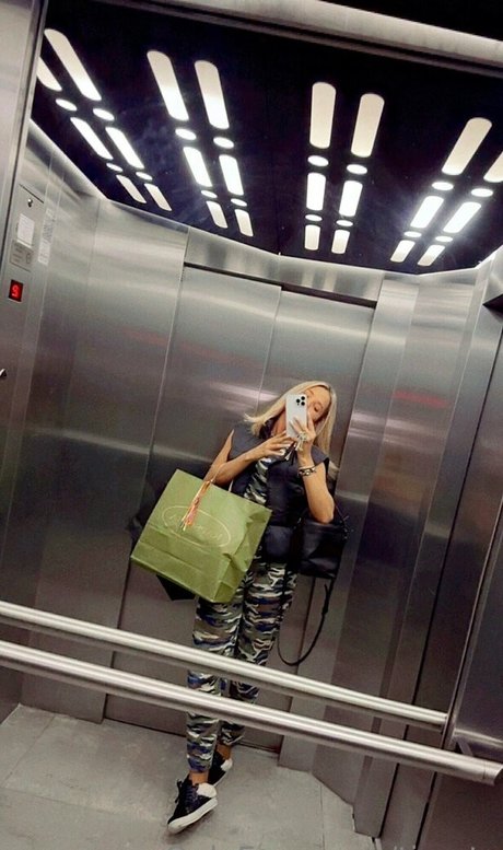 tina ts ポルノモデル アーカイブ