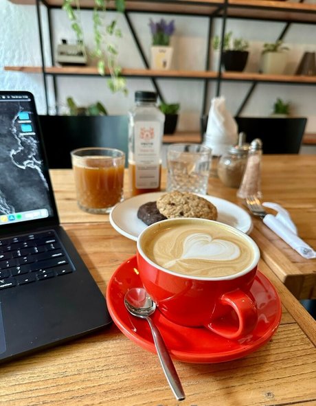 コスプレ フェムボーイ オンリーファンズ 可愛い 写真