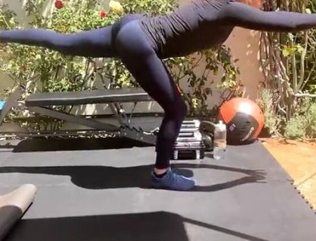 アナルパウグオンリーファンズ 無料ポルノ 画像