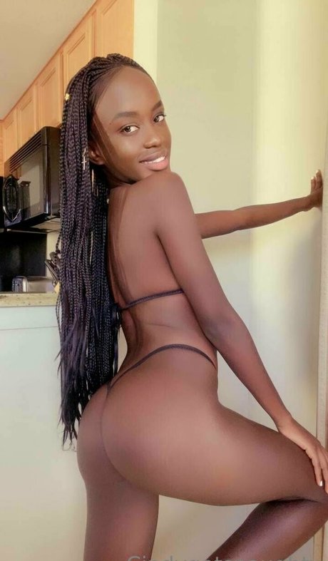 曲線美の裸OnlyFans xxx 画像