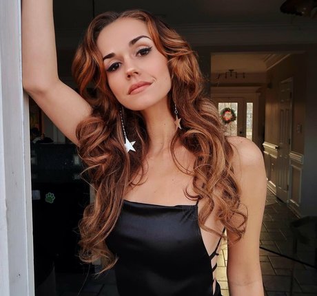 Gabby J David ホットスター 写真