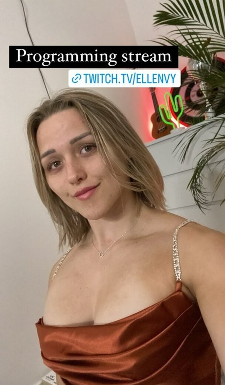 ellenvy 完璧なポルノスター 画像