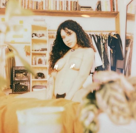 Spicymarii 高品質モデル 写真