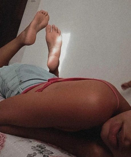 Prii feet セクシーなスター 写真