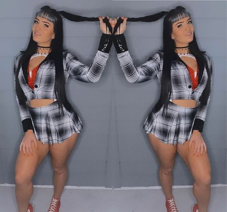 黒檀の小人OnlyFans アートポルノ 画像